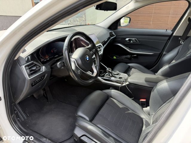 BMW Seria 3 320d Sport Line - 8