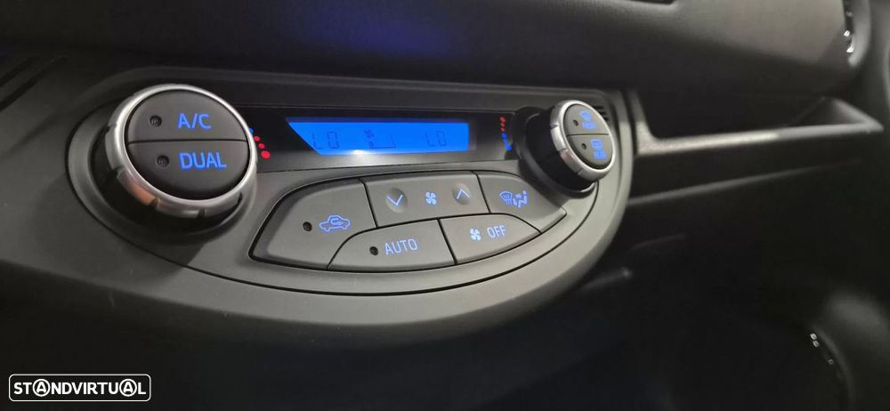 Toyota Yaris 1.5 HSD Comfort+P.Style - 25