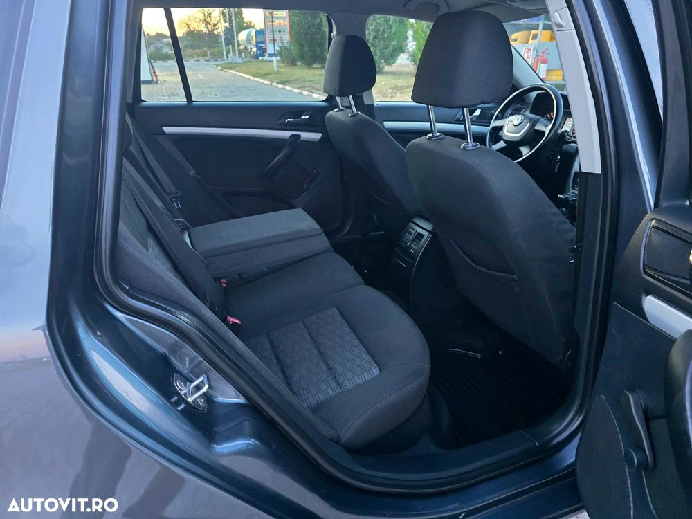 Skoda Octavia 1.6 TDI DPF DSG Elegance - 7