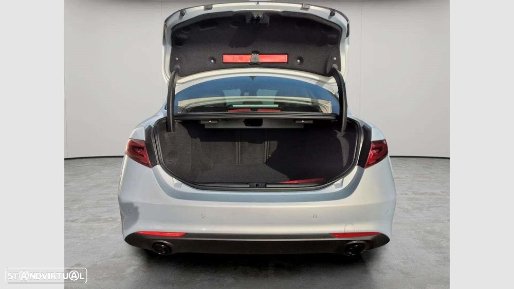 Alfa Romeo Giulia 2.2 D Super AT8 - 6