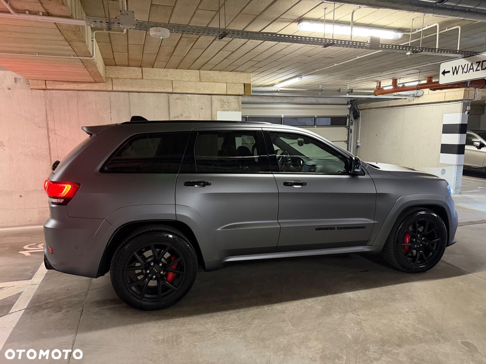 Jeep Grand Cherokee - 15