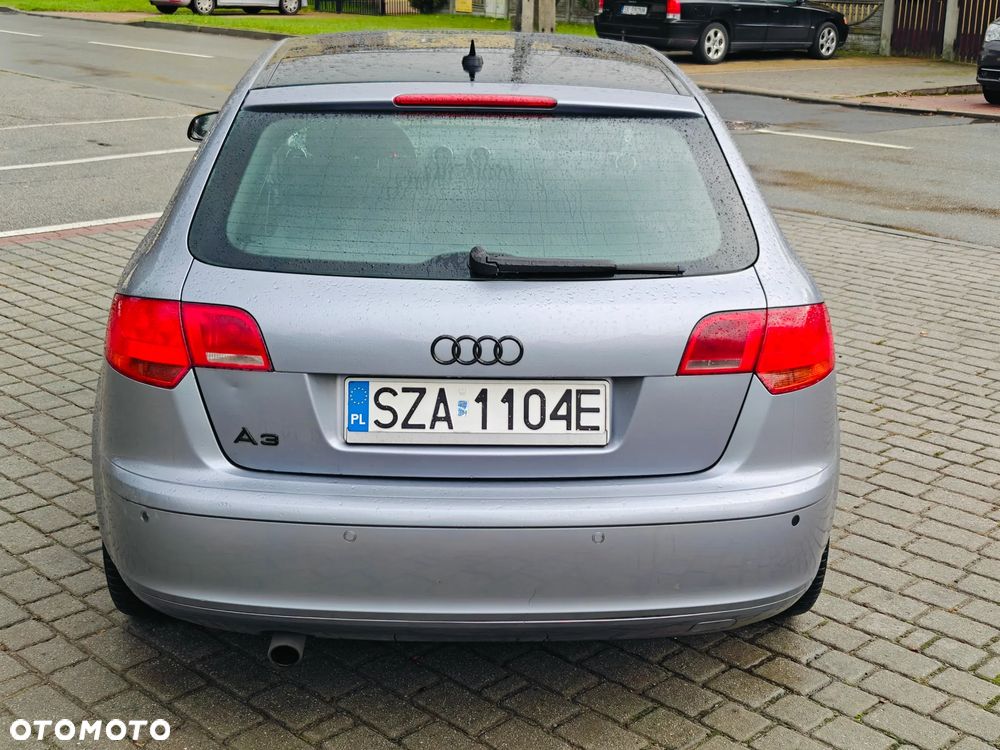 Audi A3 Sportback 1.6 FSI Ambiente - 9