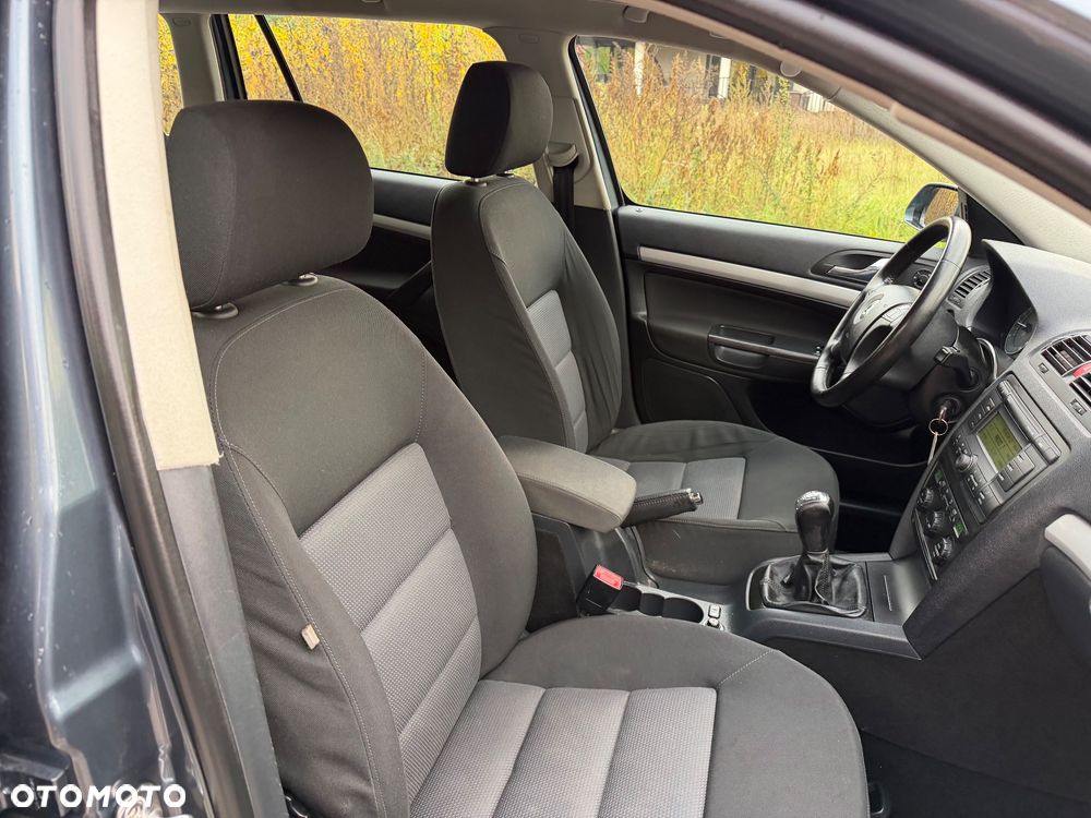 Skoda Octavia 1.6 Combi Ambiente - 37
