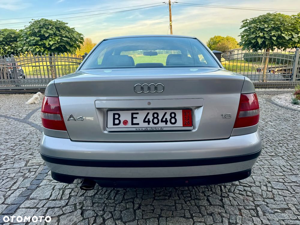 Audi A4 Limousine 1.8 - 6