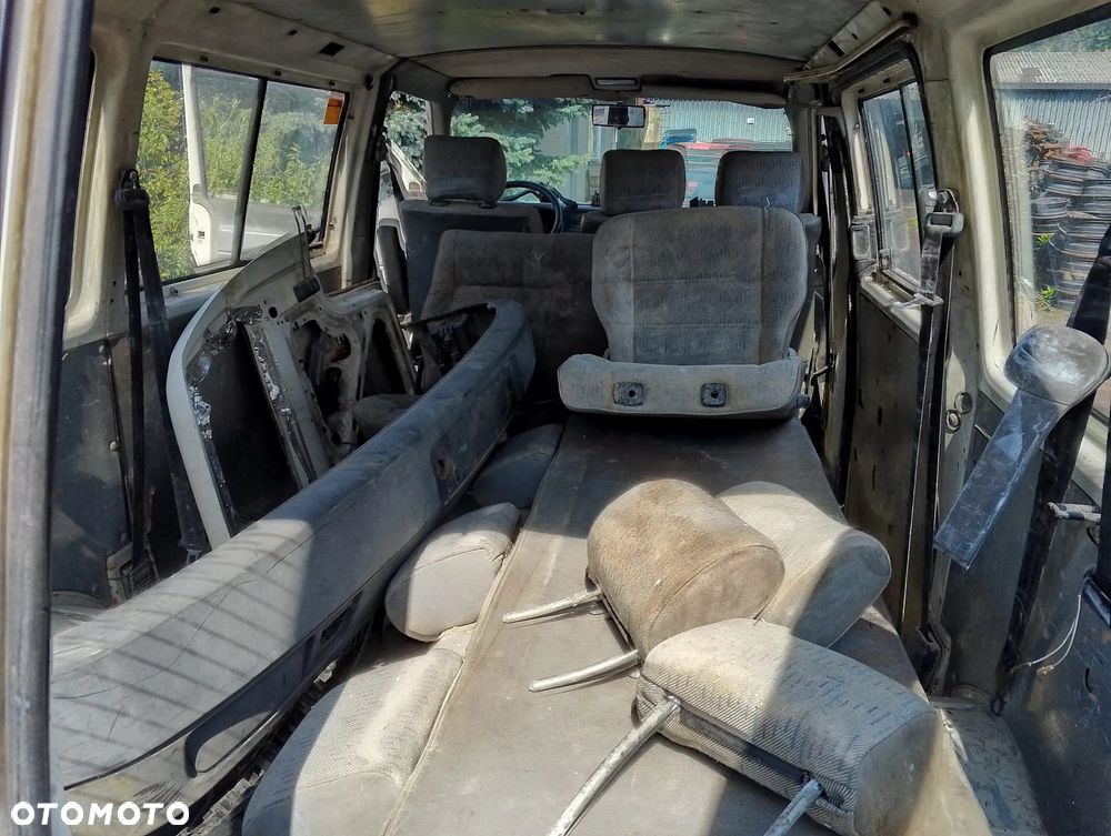 Volkswagen Transporter T4 (90-96r.) 2.4 D 77KM. Silnik AUY Skrzynia EHH lakier R-902 R902 T7 . Cały na części. GWARANCJA !!! Przód Tył Zestaw Komplet Drzwi Klapa Zderzak Błotnik Maska Grill Atrapa Szyba Pas Lampa Lusterko Boczki Fotel Kanapa Kokpit Deska Rozdzielcza Przełącznik Włącznik Sterownik Przewody Wiązka Instalacja Moduł Komputer Czujnik Listwa Pompa Alternator Wtryski Głowica Rozrusznik Kompresor Sprzęgło Dwumas Silnik Skrzynia ABS Klimatyzacji Paliwa Wspomagania Kolektor Turbina Przepustnica Zawór Chłodnica Koło Hak Belka Sanki Zawieszenie Mcpherson Półoś Amortyzator Wydech Tłumik Zacisk Most - 7