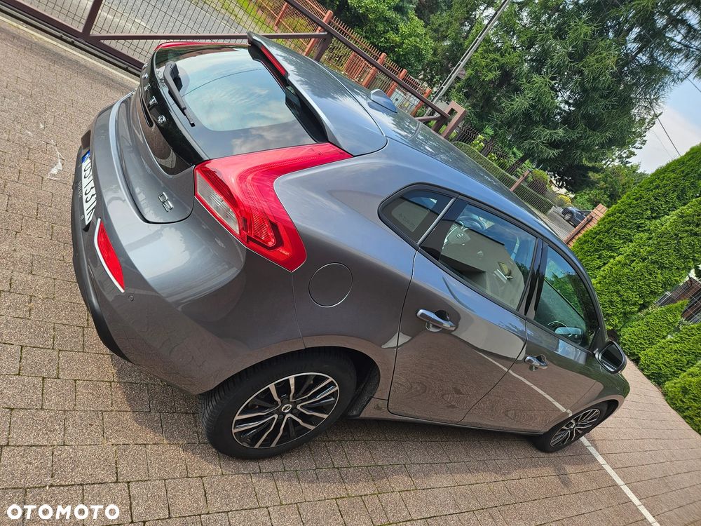 Volvo V40 D2 Momentum - 7