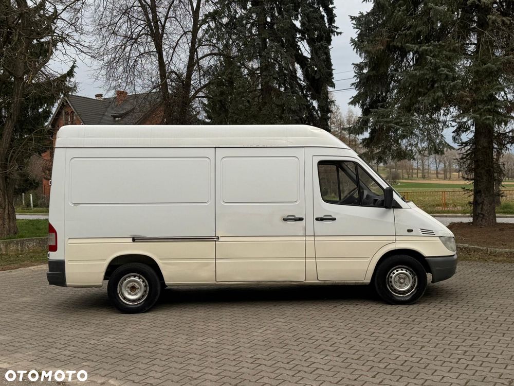 Mercedes-Benz Sprinter - 5