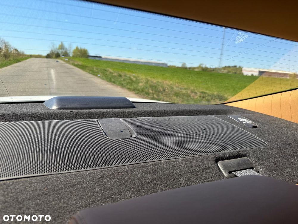 Lexus ES 300h Business Edition - 23