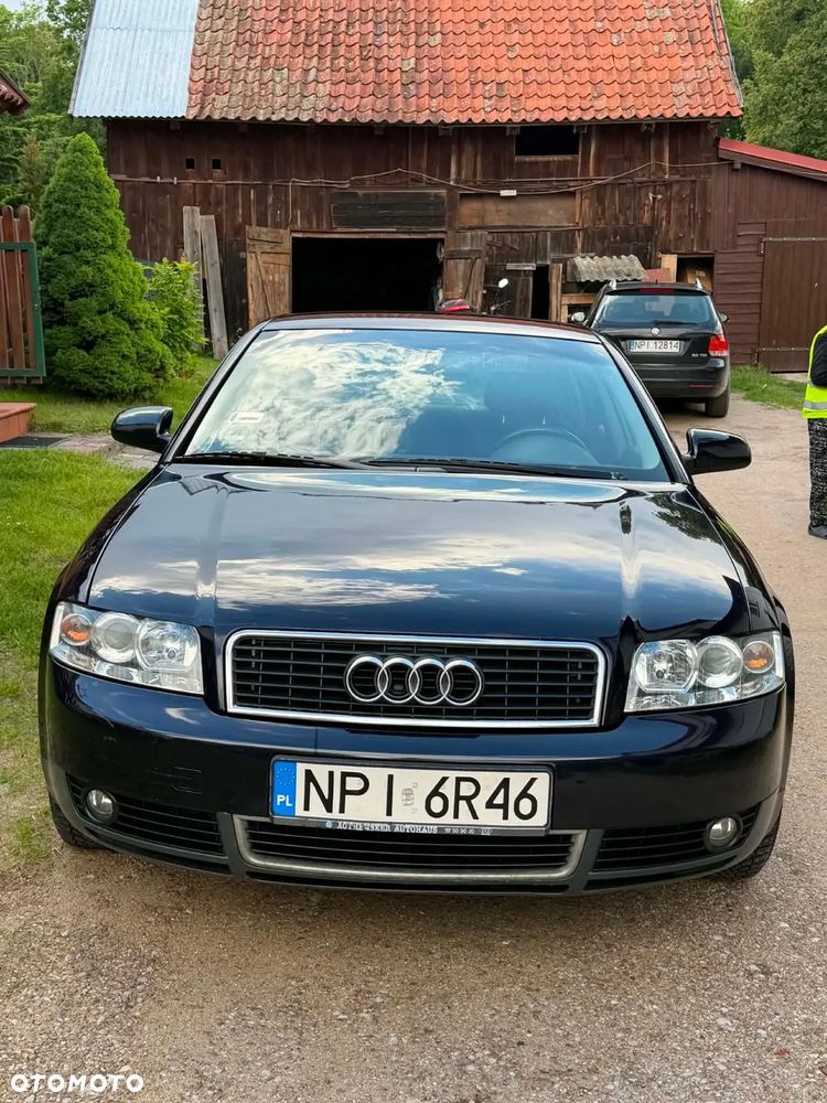 Audi A4 Limousine - 1