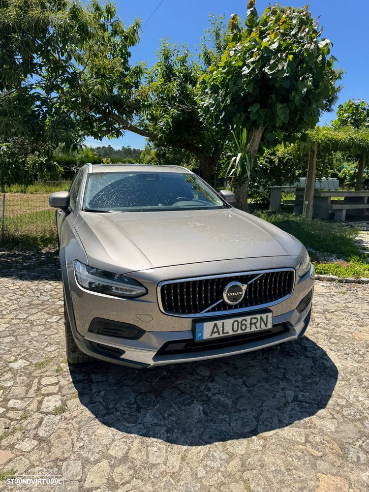 Volvo V90 Cross Country 2.0 B4 Plus AWD - 2