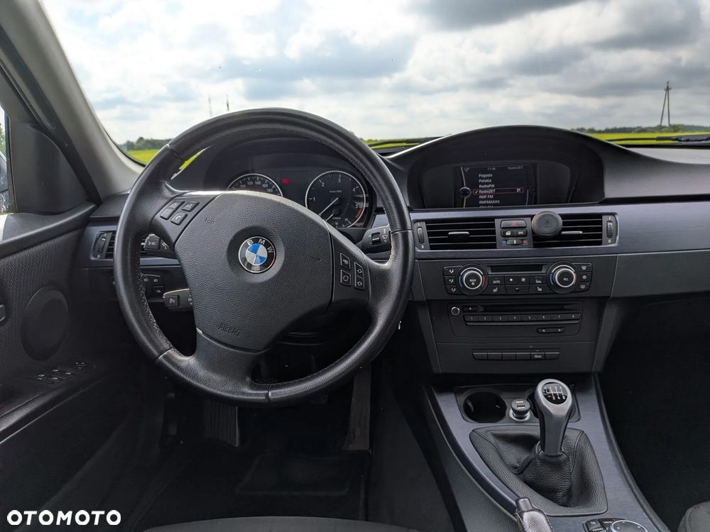BMW Seria 3 318d - 5