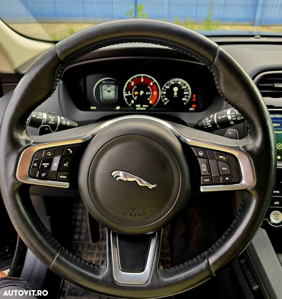 Jaguar F-Pace 20d RWD Prestige - 11