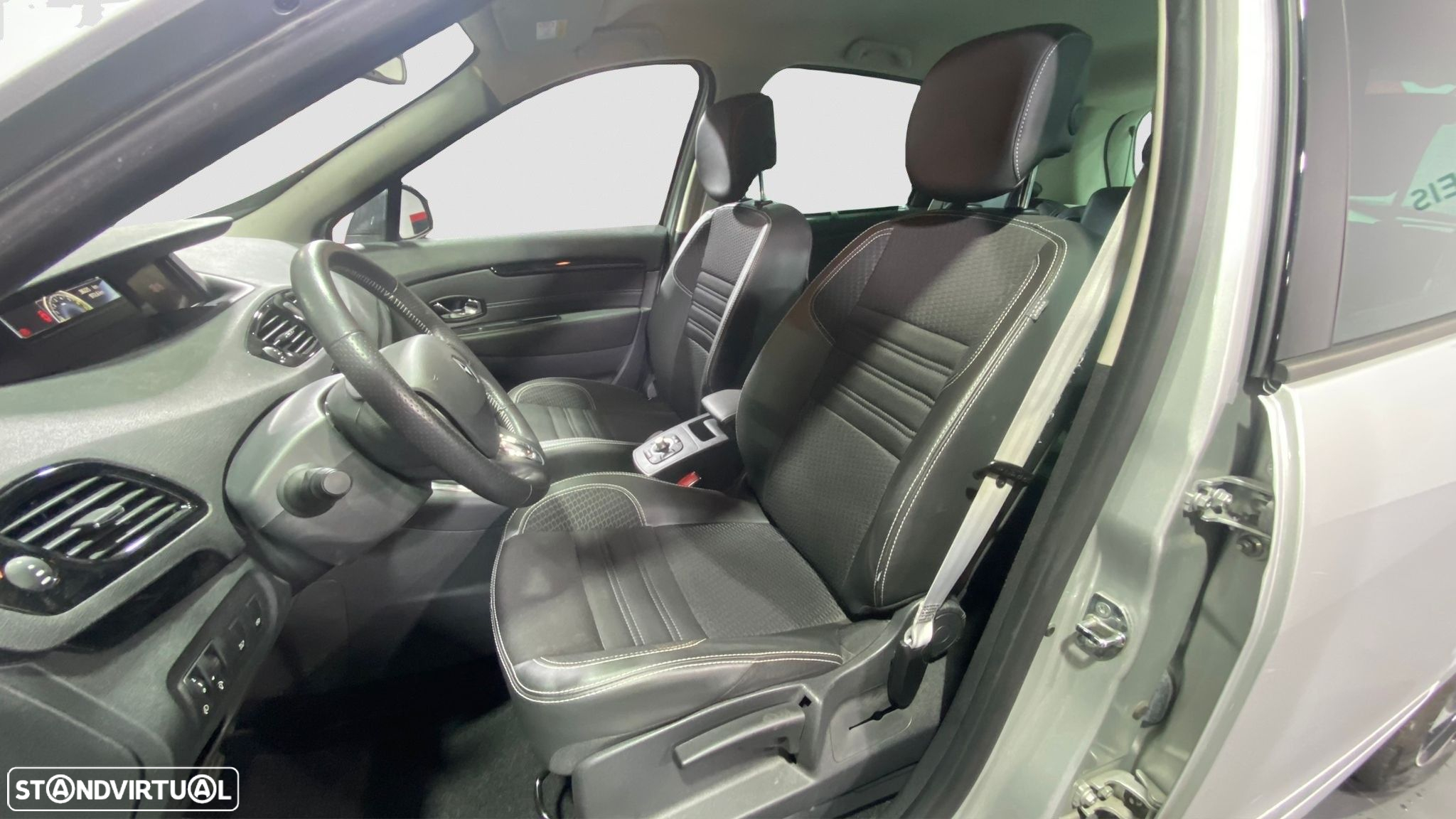Renault Scénic 1.6 dCi Bose Edtion SS - 4
