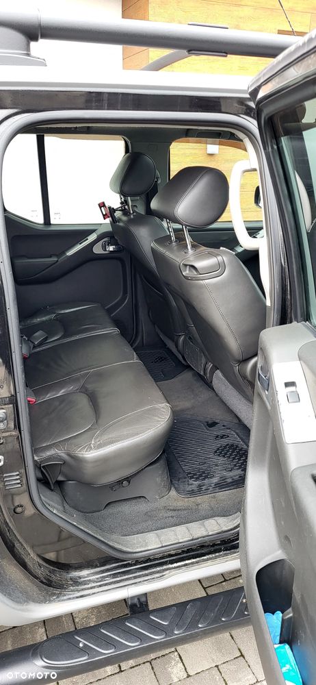 Nissan Navara 2.5 D Platinum - 10