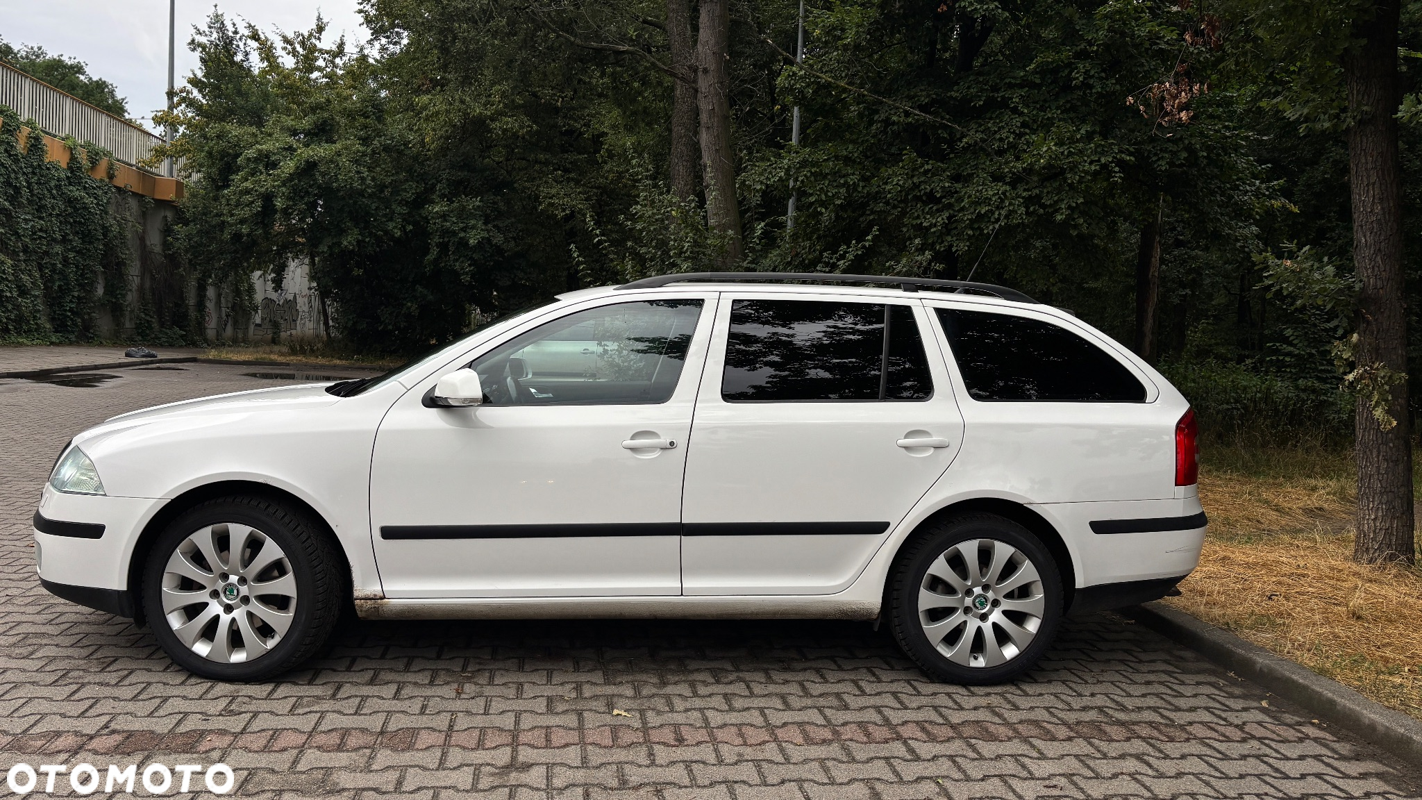 Skoda Octavia 2.0 TDI DPF DSG Elegance - 2