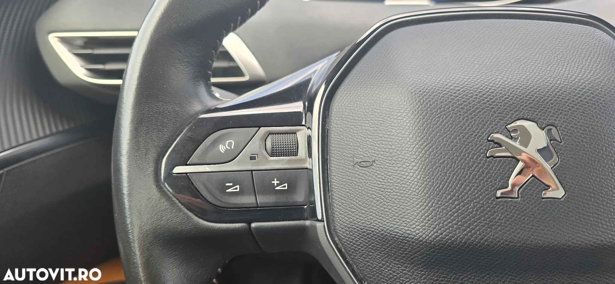 Peugeot 5008 1.2 Puretech Turbo s&s Active - 17