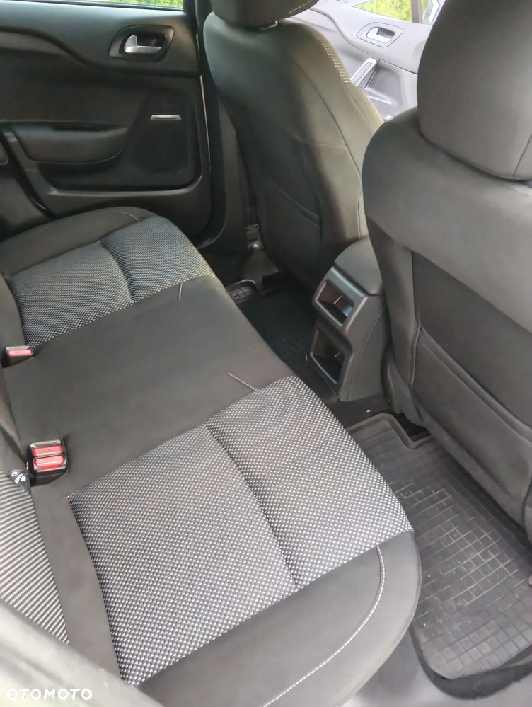 Citroën DS4 e-HDi 110 Chic - 11