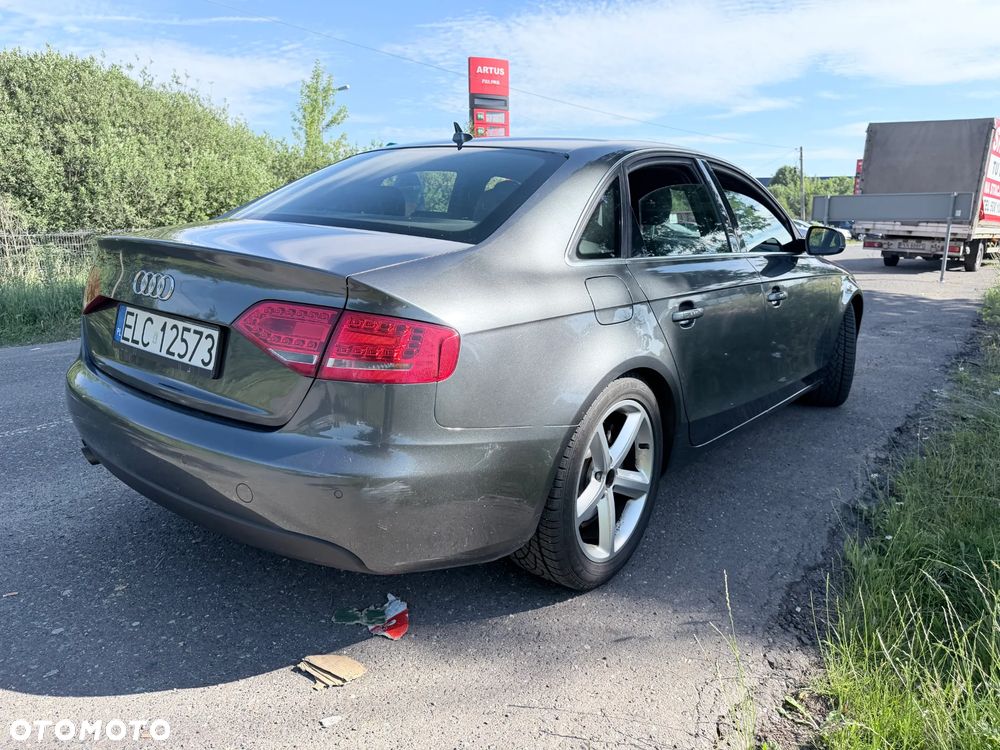 Audi A4 Limousine - 6