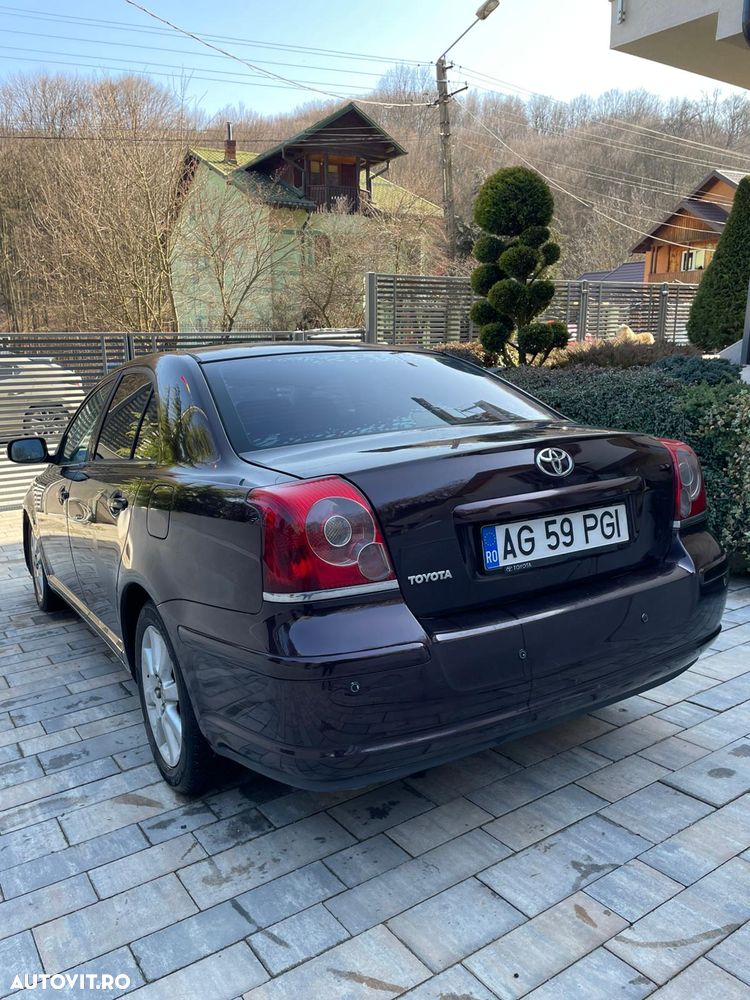 Toyota Avensis 2.0 D-4D Sedan Luna - 3