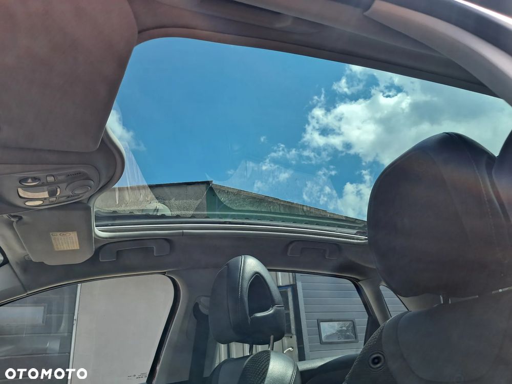 Citroën C4 HDi 150 Exclusive - 13