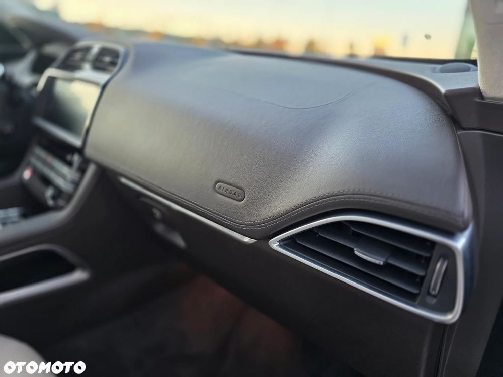 Jaguar F-Pace 2.0 i4D AWD Prestige - 37