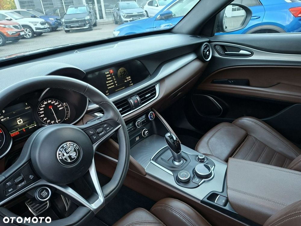 Alfa Romeo Stelvio 2.0 Turbo Veloce Q4 - 38