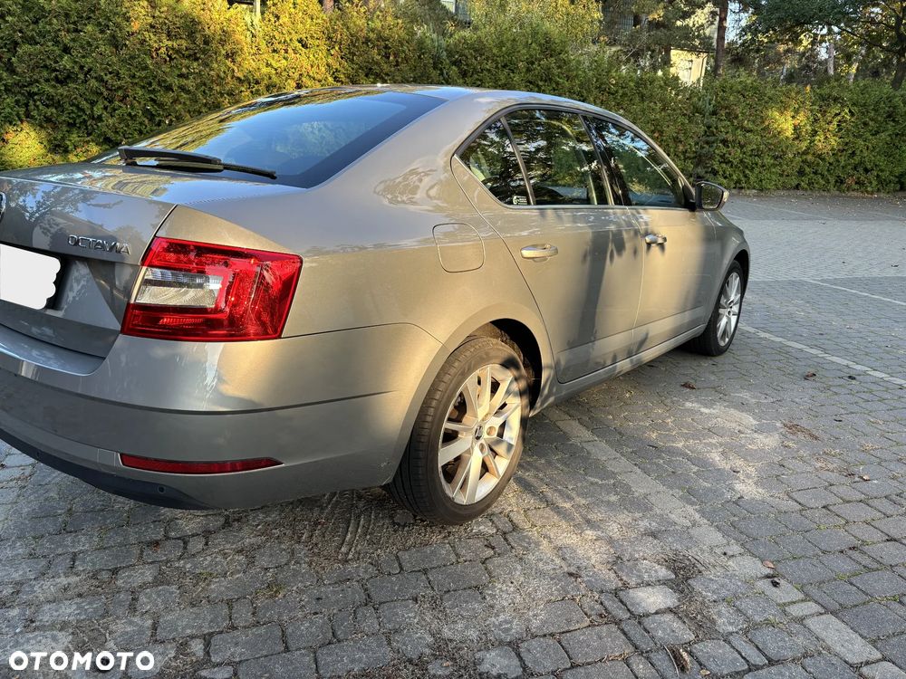 Skoda Octavia 1.6 TDI Style DSG - 21