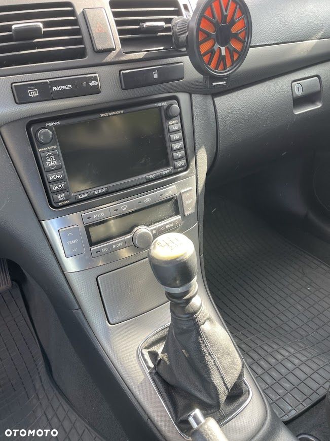 Toyota Avensis 2.0 D-4D Luna - 8