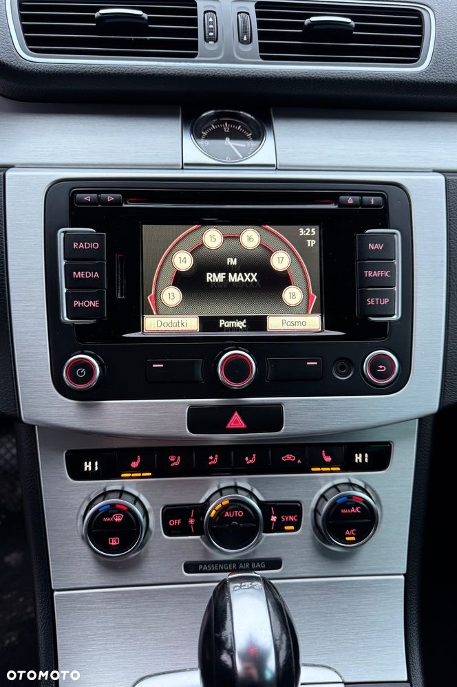 Volkswagen Passat 2.0 TDI DSG BlueMotion Technology Highline - 12