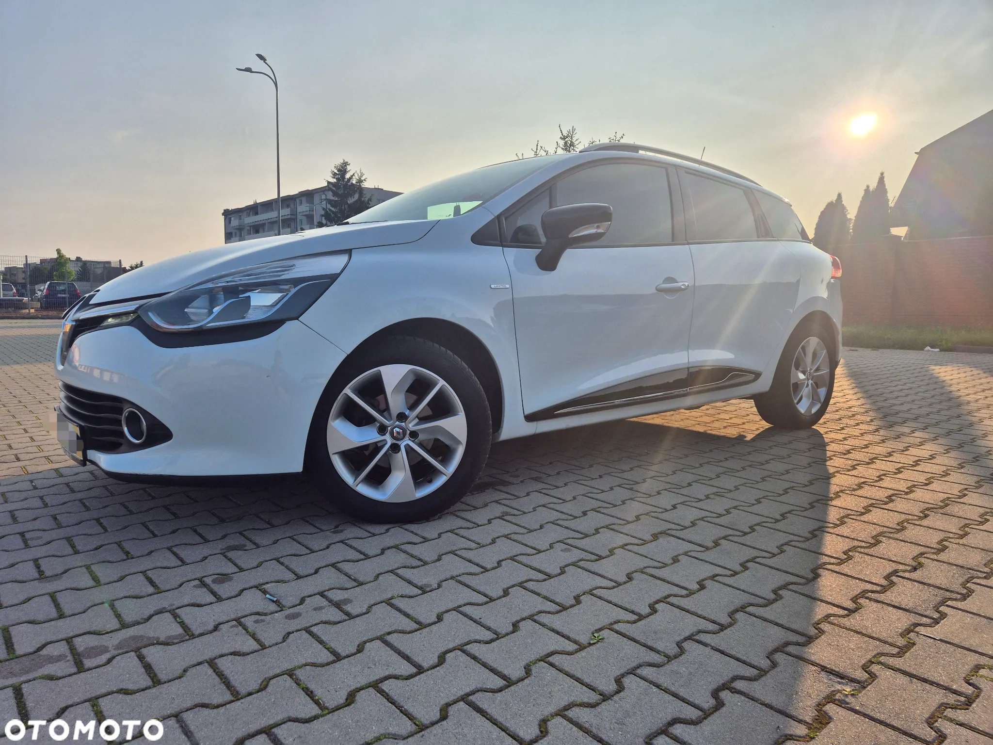 Renault Clio 0.9 TCe Limited - 17