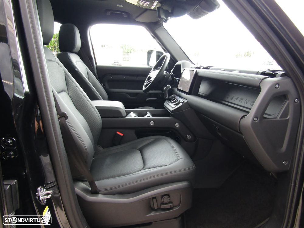 Land Rover Defender 2.0 P300e 110 AWD X-Dynamic SE - 27