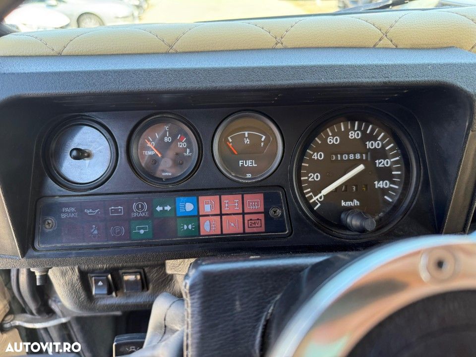 Land Rover Defender - 17