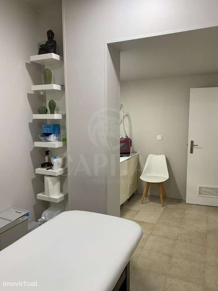 Clínica de Estética e Cabeleireiro com 150m2 - Grande imagem: 3/20