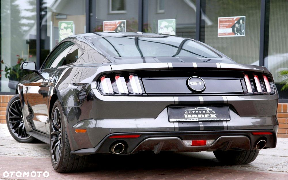 Ford Mustang - 25