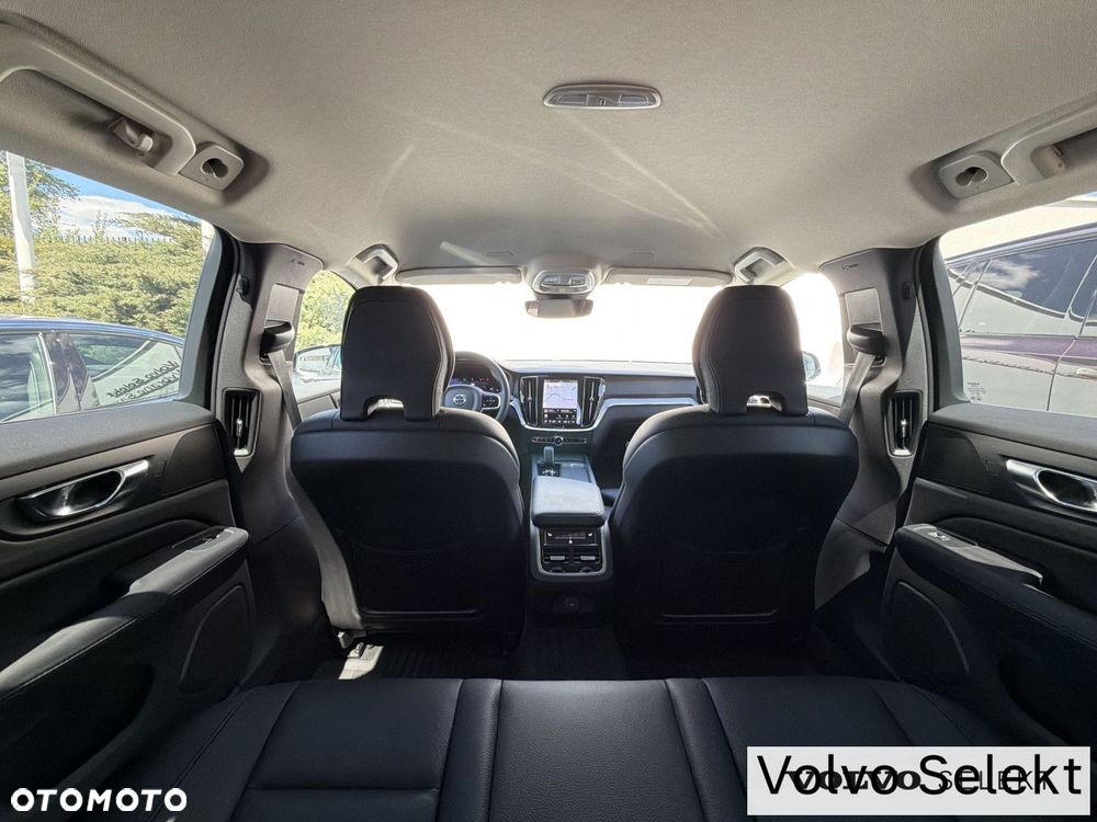 Volvo V60 Cross Country - 17