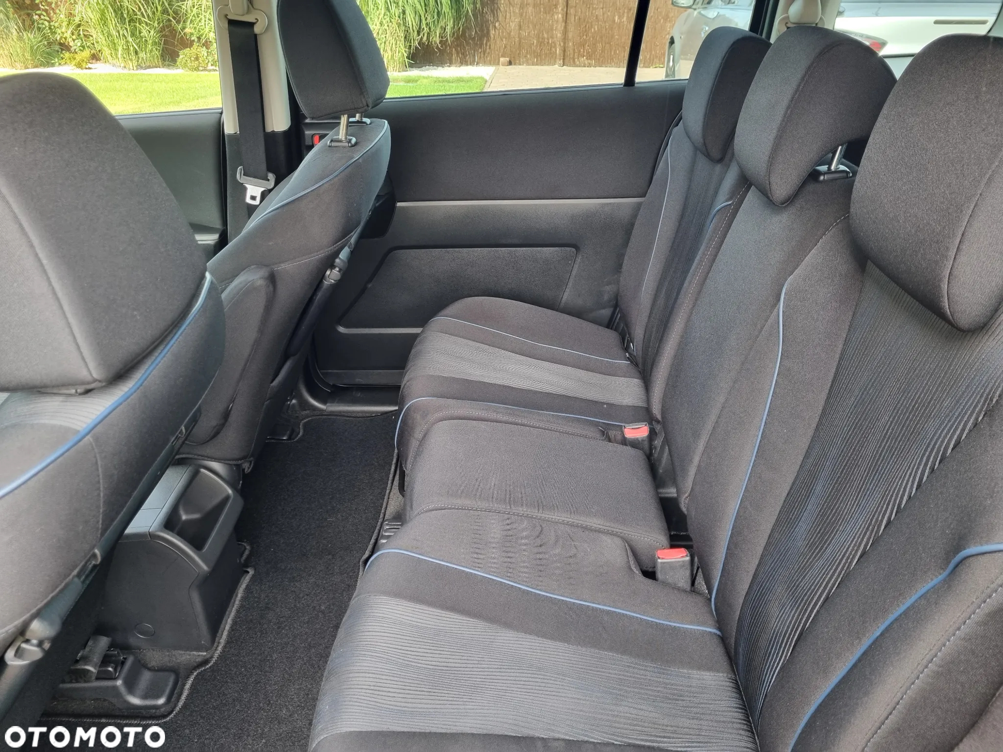 Mazda 5 - 19