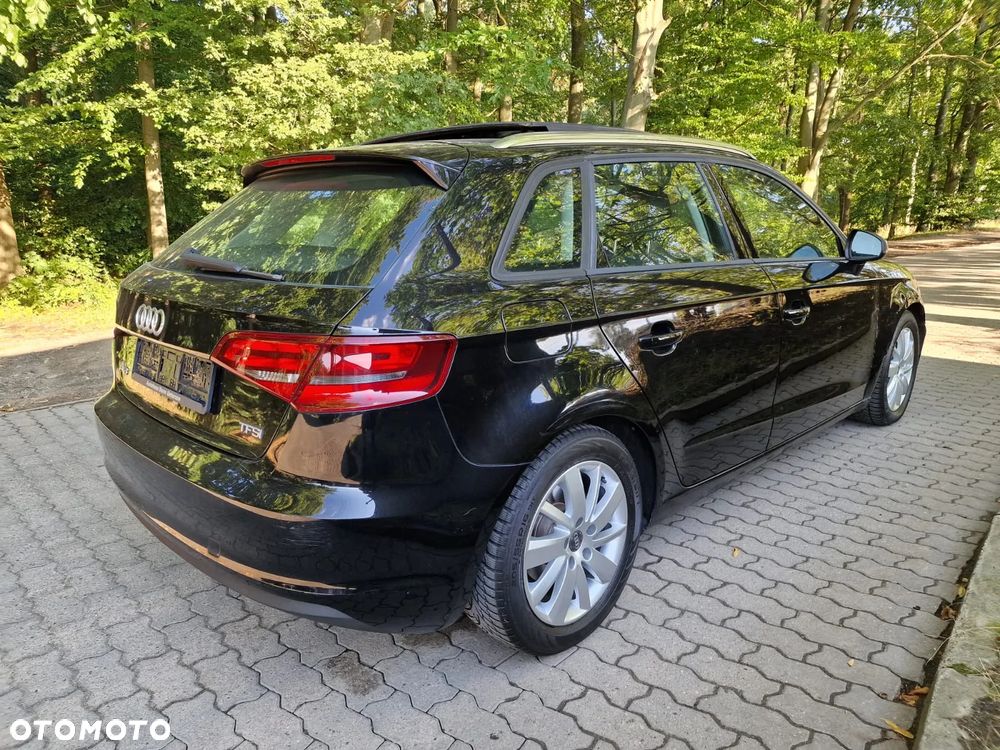 Audi A3 Sportback 1.4 TFSI Attraction - 4
