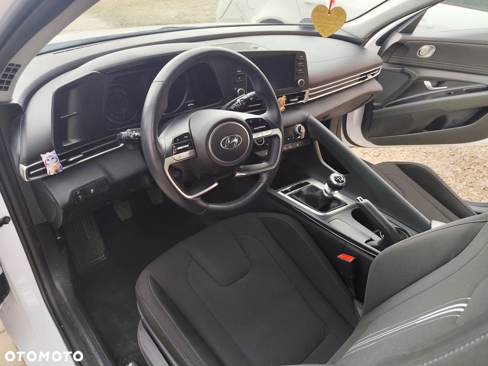Hyundai Elantra 1.6 Smart - 10