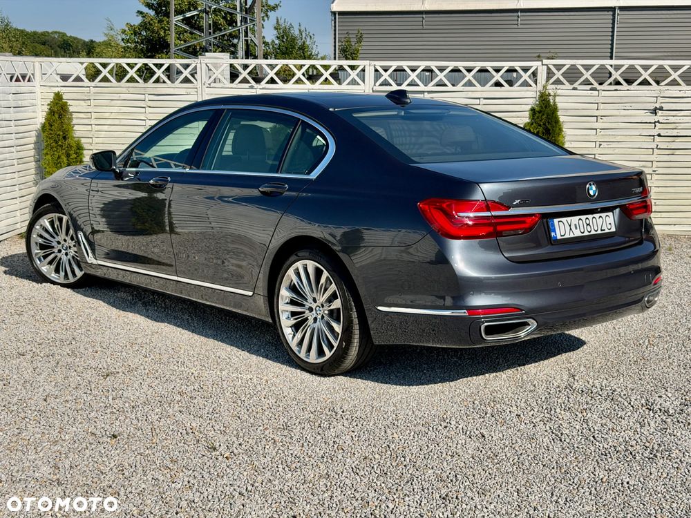 BMW Seria 7 750i xDrive Edition Exclusive - 2