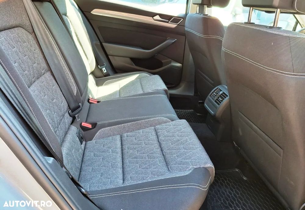 Volkswagen Passat 2.0 TDI DSG Comfortline - 11