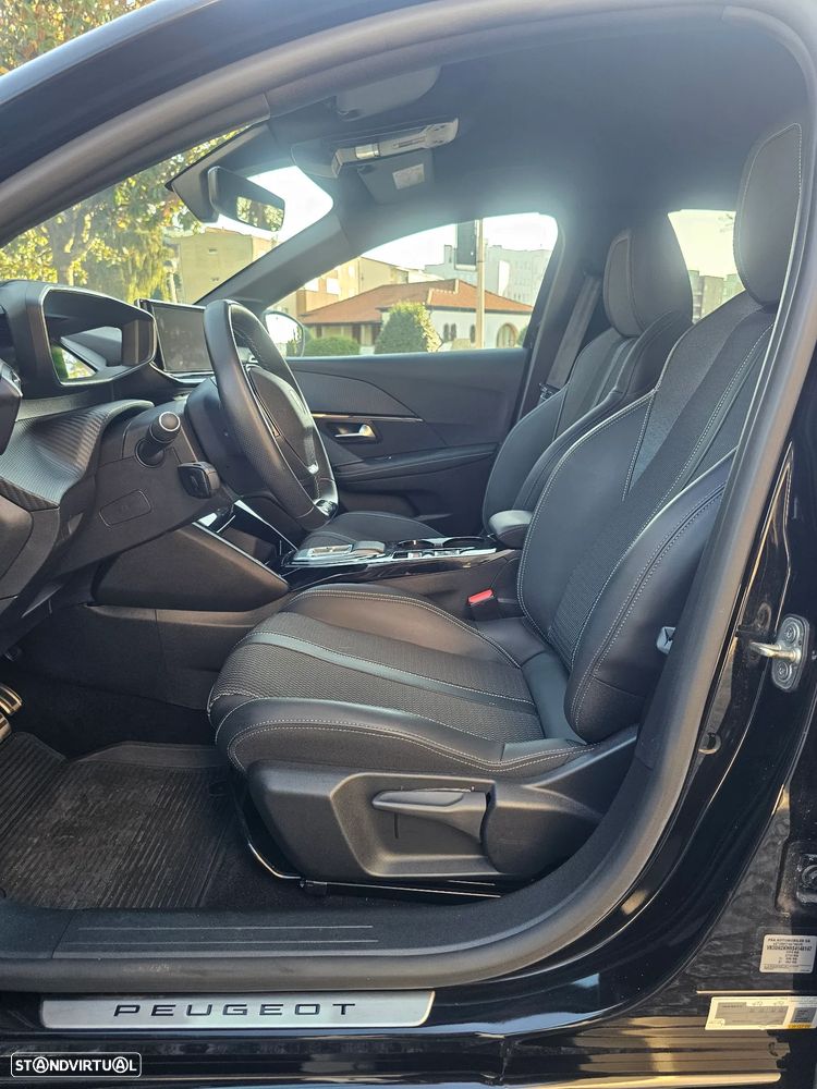 Peugeot e-208 GT - 14