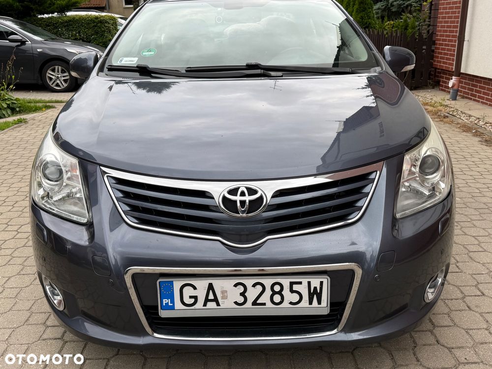Toyota Avensis - 8