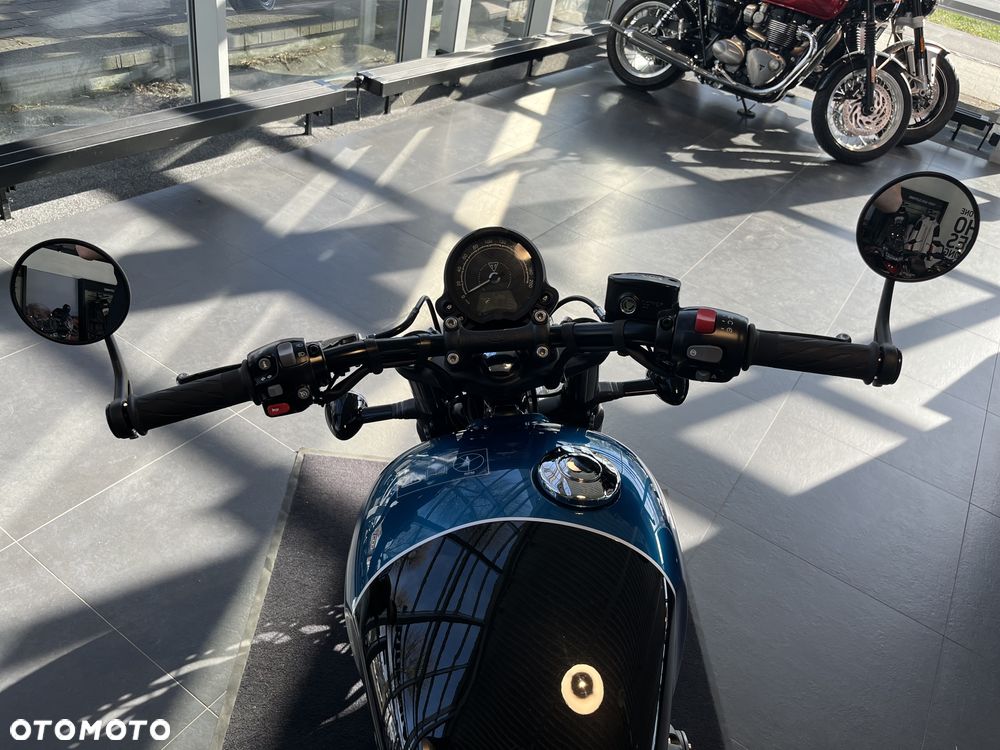 Triumph Bonneville Bobber - 7