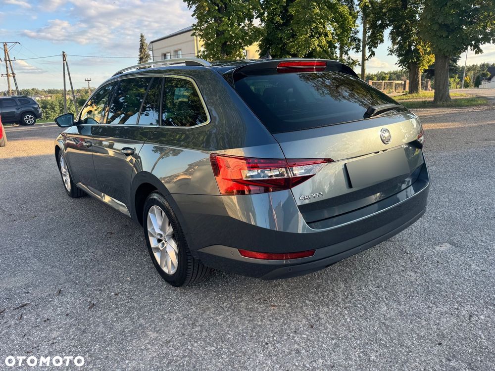 Skoda Superb 1.6 TDI DSG Ambition - 16