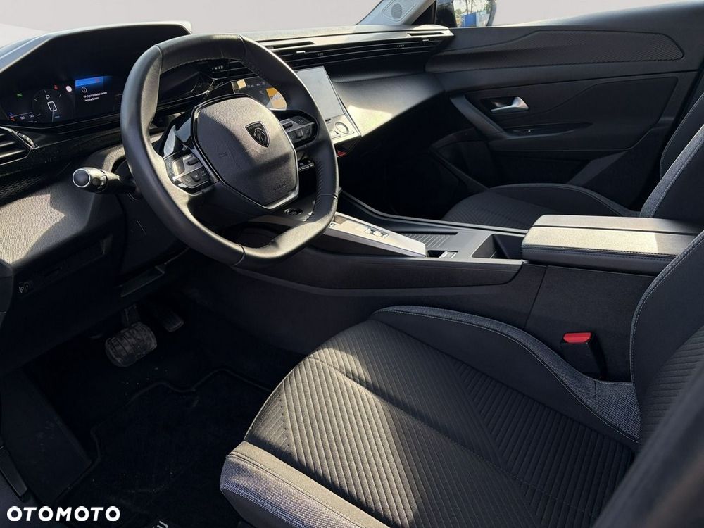 Peugeot 308 - 8