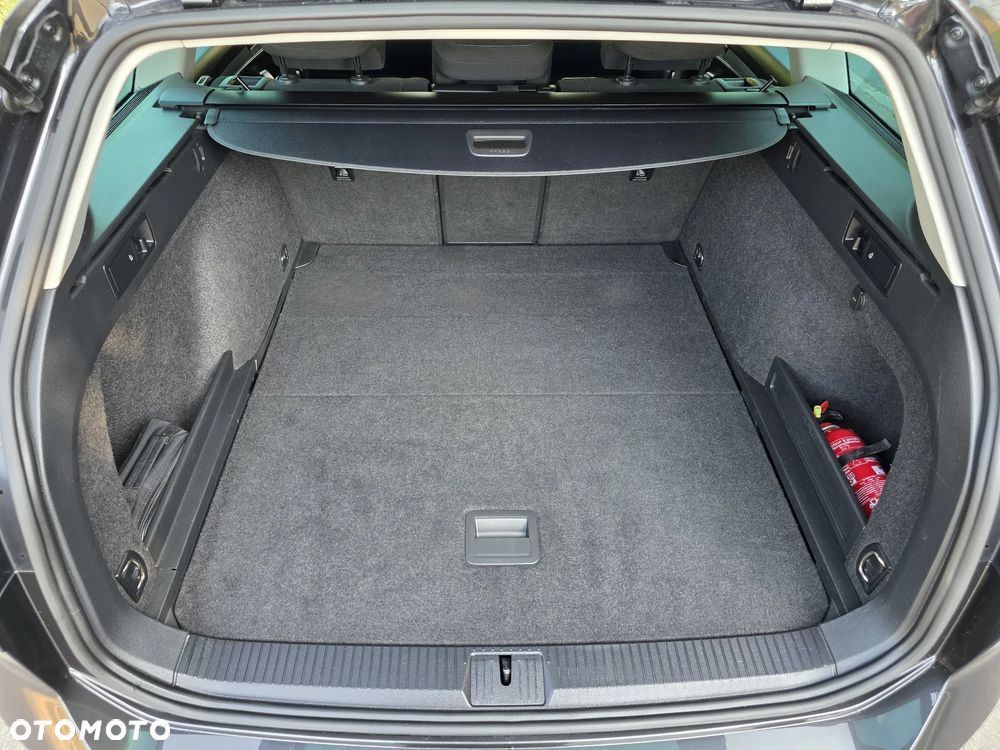 Volkswagen Passat - 8