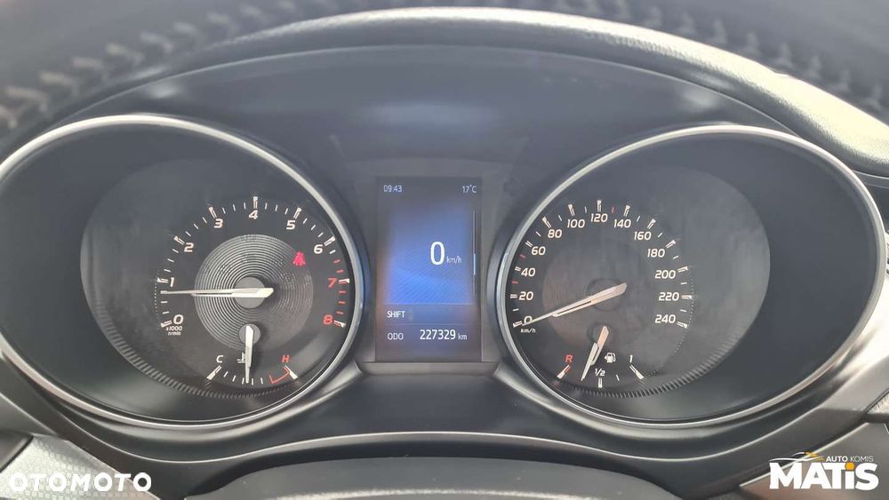 Toyota Avensis - 10