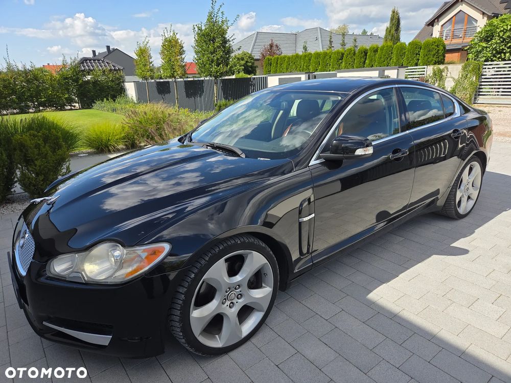 Jaguar XF 4.2 Super V8 - 1