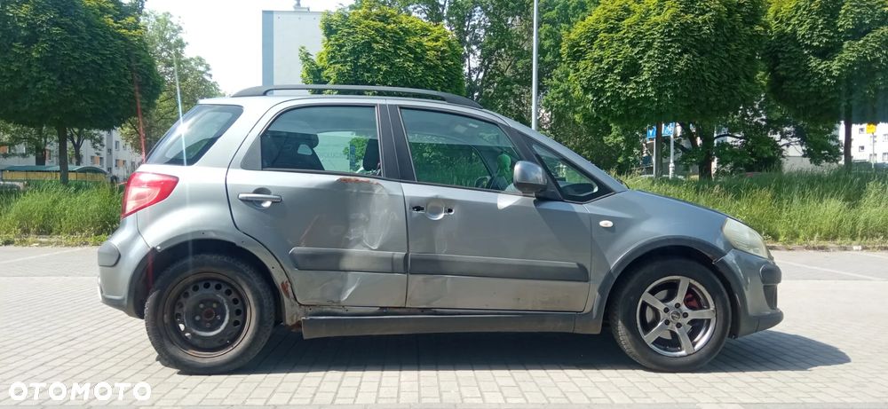 Suzuki SX4 1.5 - 10