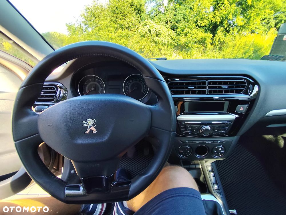 Peugeot 301 1.6 VTi Allure - 34